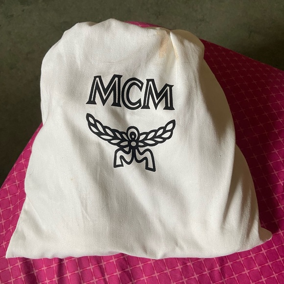 Authentic MCM Himmel Chunky Sole logo designer sneaker//EUR size 39//US size 8 - Picture 9 of 11